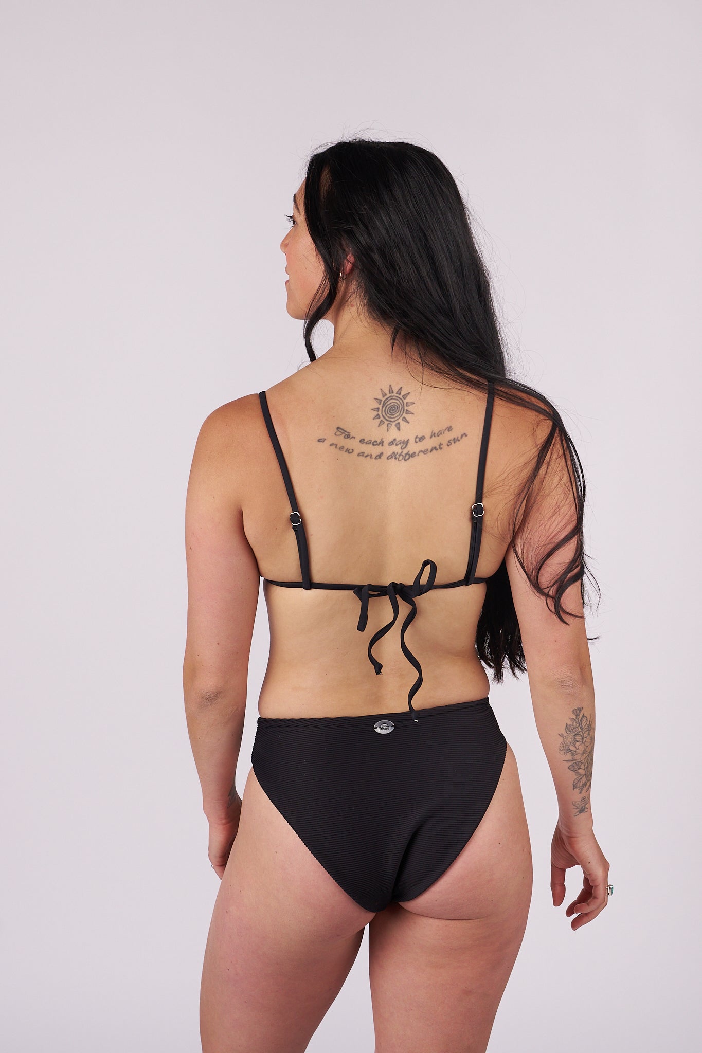Nori Triangle Bikini Top - Ribbed Black